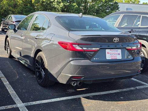 Used 2025 Toyota Camry SE FWD image 6