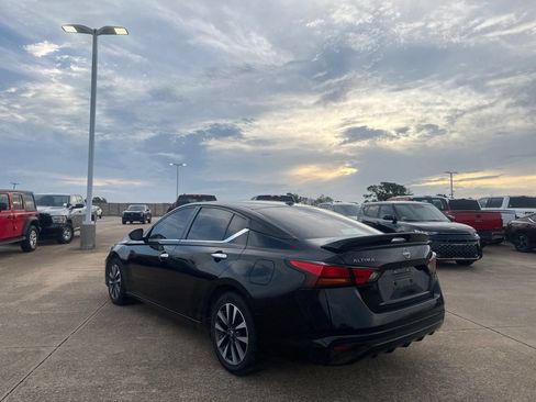 Certified 2023 Nissan Altima 2.5 SV FWD image 14