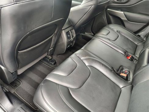 Used 2021 Jeep Cherokee Latitude Lux w/ Comfort/Convenience Group image 30