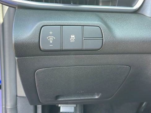 New 2025 Hyundai Elantra Limited image 25