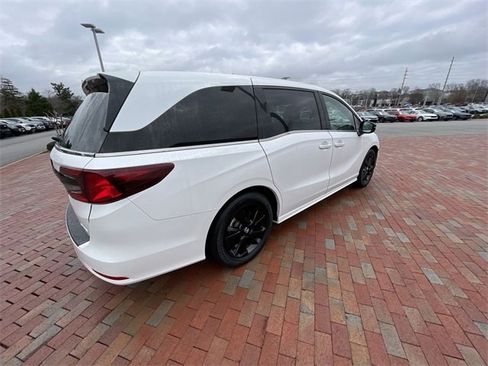 Used 2024 Honda Odyssey Sport image 35