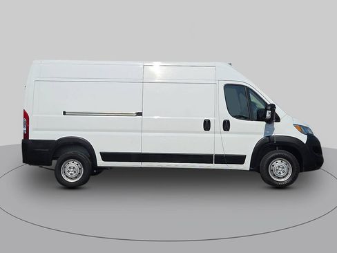 Used 2023 RAM ProMaster 2500 FWD image 2