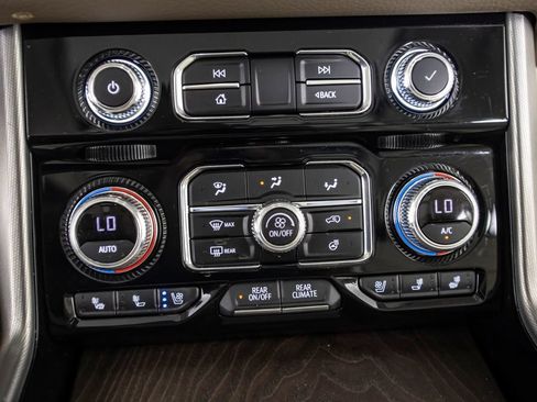 Used 2023 GMC Yukon XL Denali w/ Denali Reserve Package AWD/4WD image 35