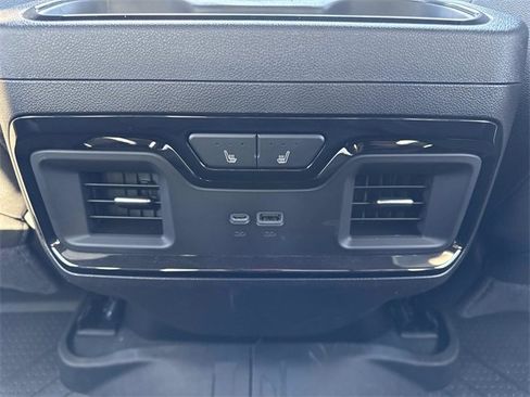 Used 2025 Chevrolet Silverado 1500 ZR2 w/ Technology Package image 17