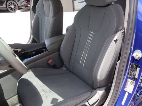 Used 2022 Hyundai Elantra SEL w/ Convenience Package FWD image 10