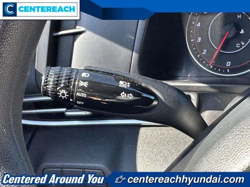 Used 2023 Hyundai Elantra SEL image 19