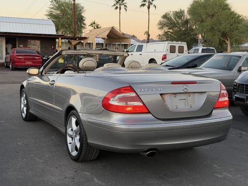 Used 2005 Mercedes-Benz CLK 320 Cabriolet image 4