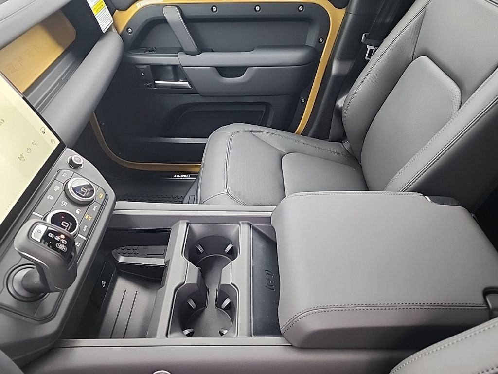 New 2026 Land Rover Defender 110 Trophy Edition AWD/4WD image 12