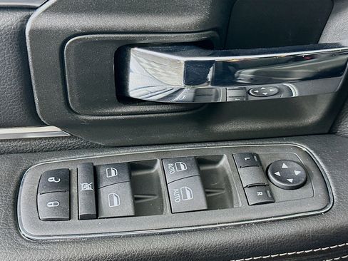 Used 2022 RAM 1500 Classic Warlock w/ Ceramic Gray Warlock Package AWD/4WD image 15