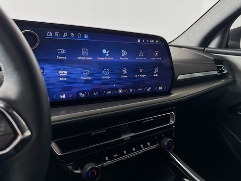 Used 2024 Chevrolet Traverse LT w/ Midnight/Sport Edition image 14