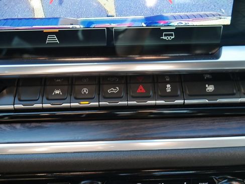 Used 2024 GMC Sierra 1500 SLT image 18