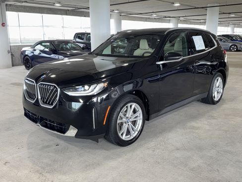 Used 2025 BMW X3 xDrive30i w/ Convenience Package AWD/4WD image 4