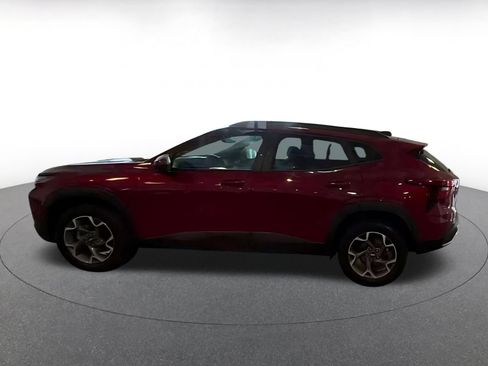 Used 2025 Chevrolet Trax LT w/ LT Convenience Package FWD image 8