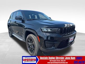Used 2025 Jeep Grand Cherokee Altitude AWD/4WD video 1