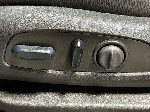 Used 2023 Chevrolet Equinox LT w/ Driver Convenience Package image 24