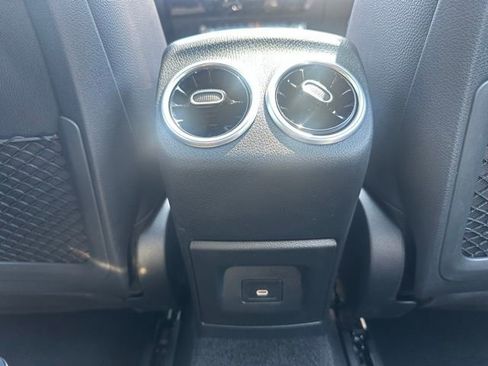 Used 2025 Mercedes-Benz CLA 250 4MATIC image 28