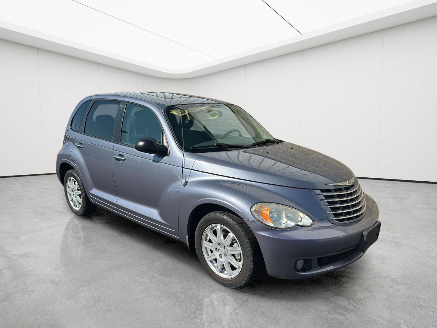 Used 2007 Chrysler PT Cruiser Limited FWD image 2