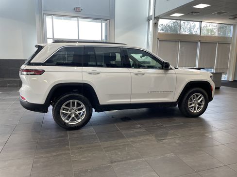 New 2025 Jeep Grand Cherokee Laredo X w/ Luxury Tech Group I image 13