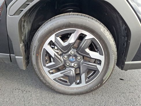 Certified 2025 Subaru Forester Limited image 8