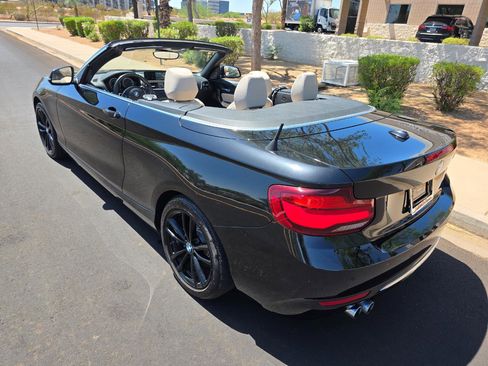 Used 2020 BMW 230i Convertible w/ Premium Package RWD image 13