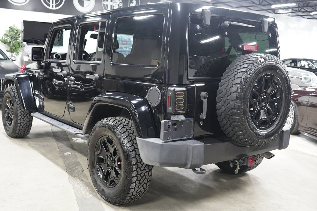 Used 2015 Jeep Wrangler Unlimited Sahara w/ Dual Top Group AWD/4WD image 3
