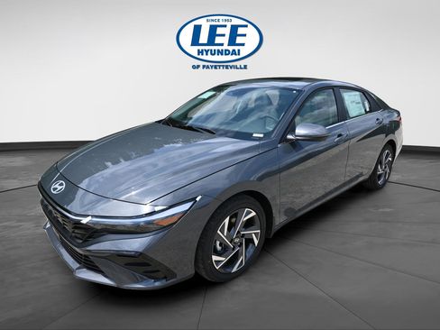 New 2025 Hyundai Elantra Limited image 7