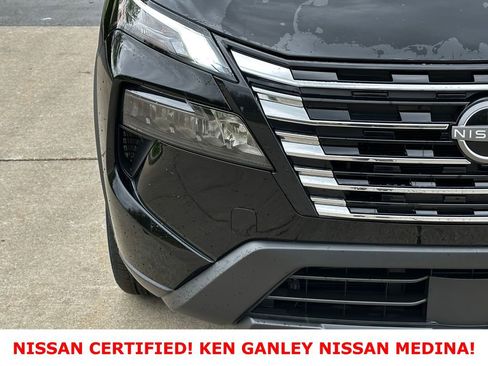Certified 2026 Nissan Rogue SV AWD/4WD image 9