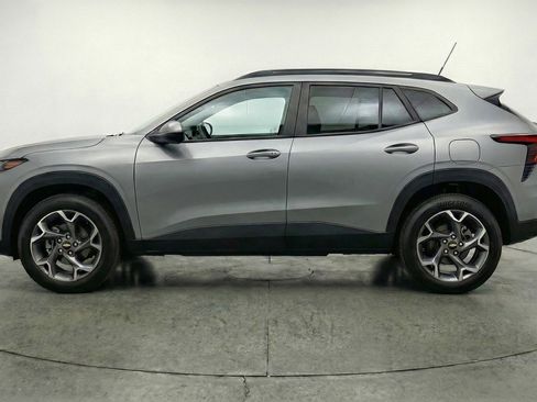 Used 2025 Chevrolet Trax LT image 4