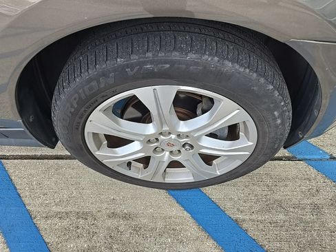 Used 2015 Cadillac SRX Premium FWD image 4