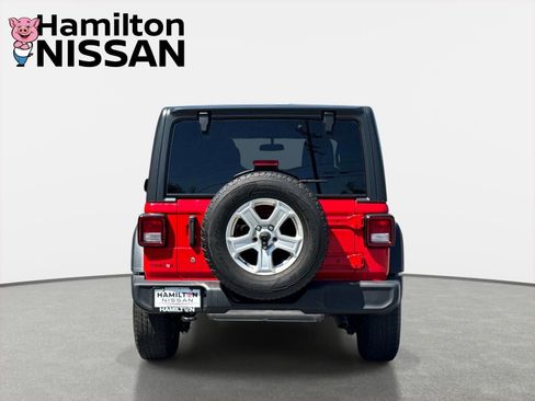 Used 2018 Jeep Wrangler Unlimited Sport S AWD/4WD image 3
