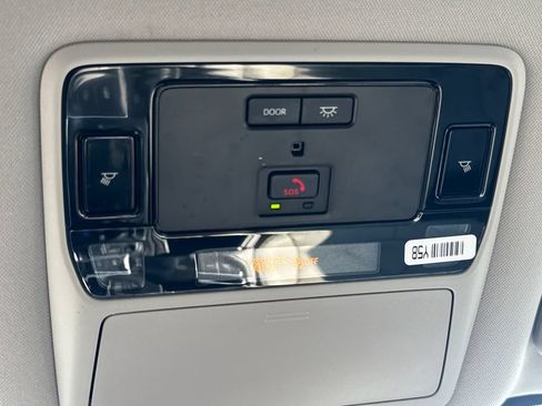 Used 2024 Toyota Grand Highlander AWD image 31