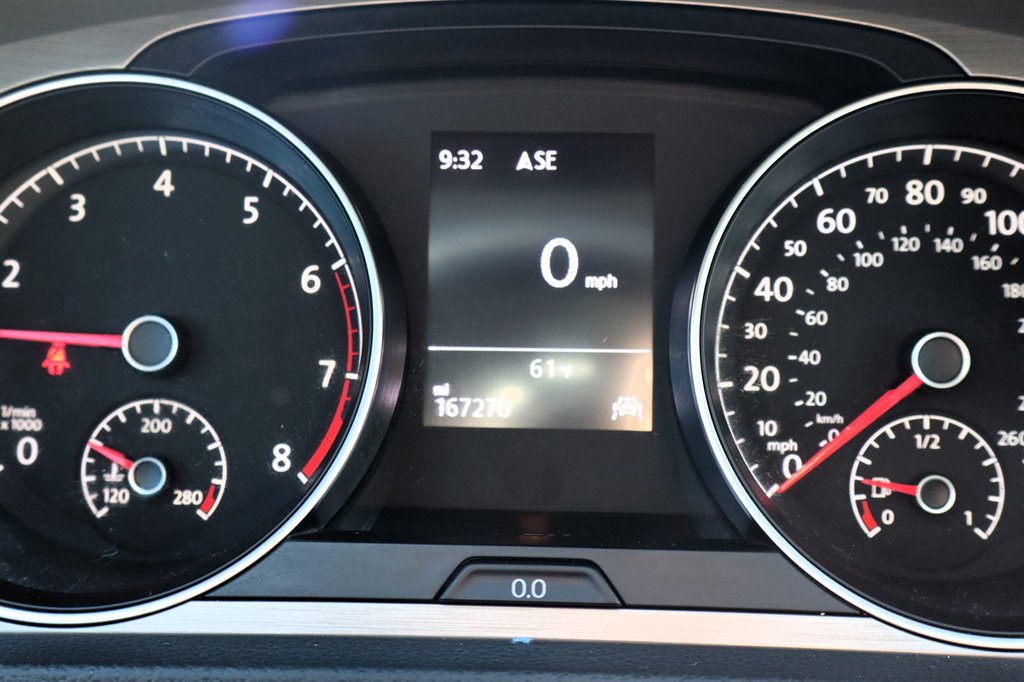 Used 2017 Volkswagen Golf Wolfsburg Edition FWD image 19