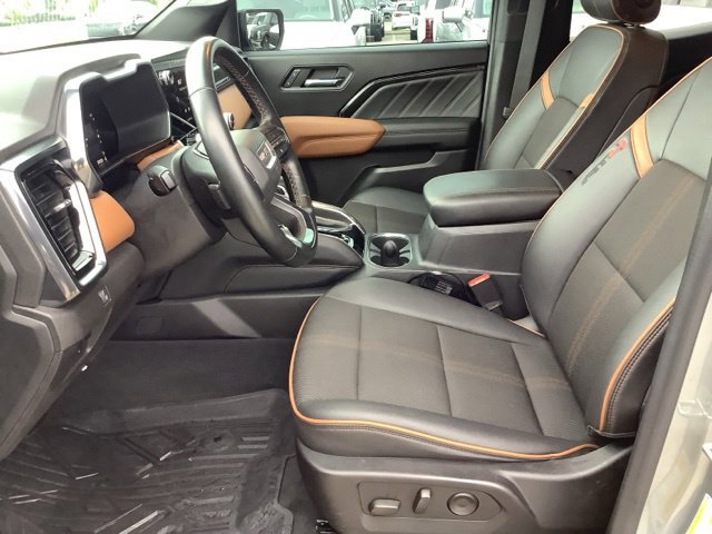 Used 2023 GMC Canyon AT4 w/ Canyon Safety Plus Package AWD/4WD image 9