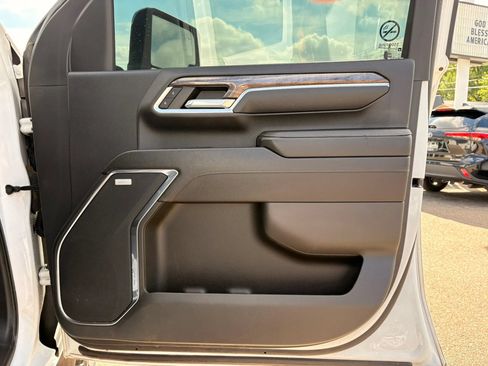 Used 2024 Chevrolet Silverado 2500 LTZ w/ LTZ Plus Package AWD/4WD image 11