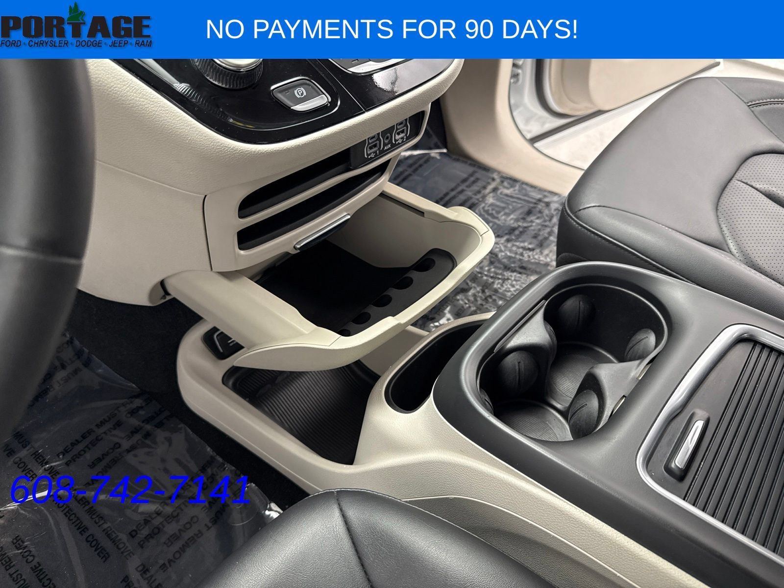 Used 2024 Chrysler Pacifica Touring-L FWD image 17