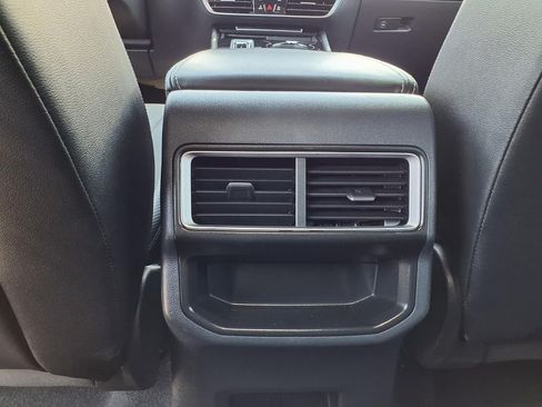 Used 2024 Volkswagen Atlas Cross Sport SE AWD/4WD image 25