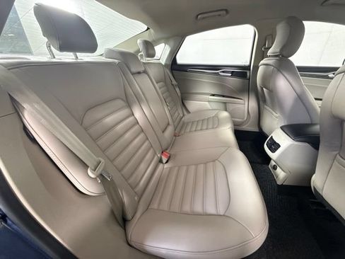 Used 2019 Ford Fusion SEL FWD image 28
