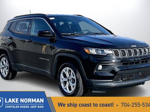 Certified 2025 Jeep Compass Latitude image 1
