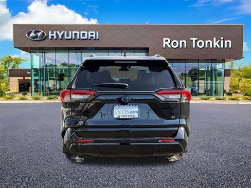 Used 2024 Toyota RAV4 SE image 6