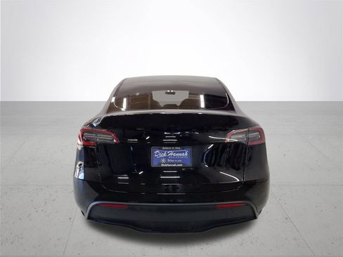 Used 2023 Tesla Model Y Long Range AWD/4WD image 11