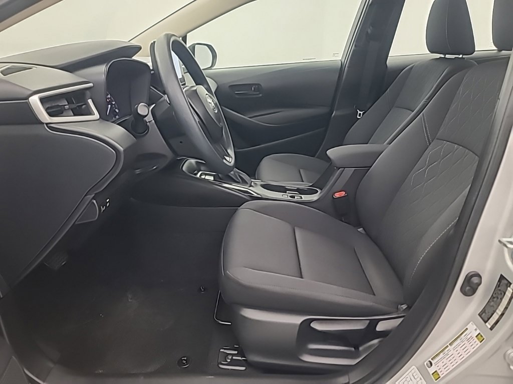 Used 2025 Toyota Corolla LE FWD image 25
