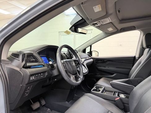 Used 2023 Honda Odyssey Elite image 16