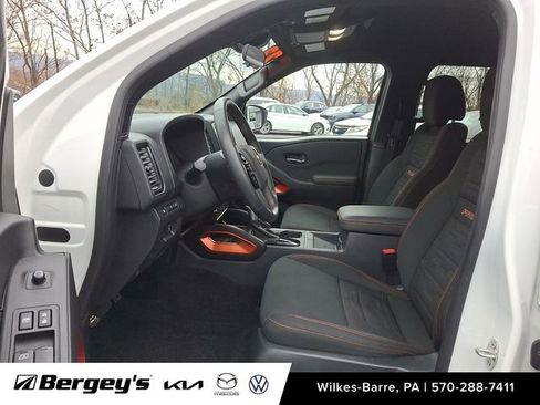 Used 2023 Nissan Frontier PRO-4X w/ Pro Convenience Package image 15