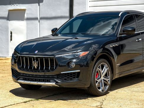 Used 2019 Maserati Levante S GranLusso image 6