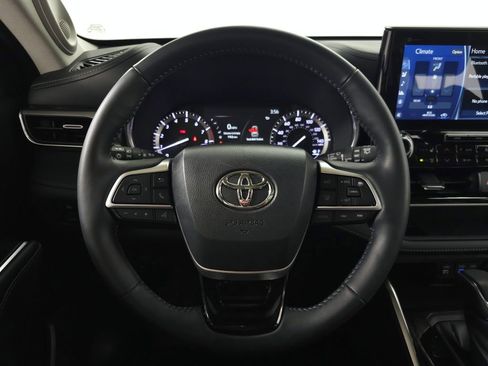 Used 2022 Toyota Highlander Platinum AWD/4WD image 20