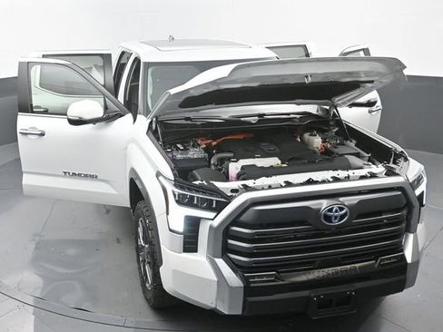 Used 2024 Toyota Tundra Limited AWD/4WD image 36