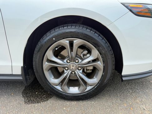 Certified 2024 Honda Accord EX image 29