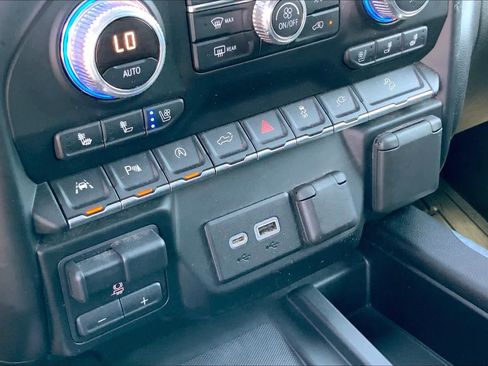 Used 2019 GMC Sierra 1500 AT4 w/ AT4 Premium Package AWD/4WD image 35