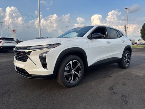 New 2026 Chevrolet Trax RS w/ Driver Confidence Package FWD image 2