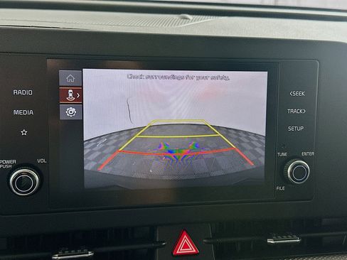 Used 2025 Kia Sportage LX FWD image 22